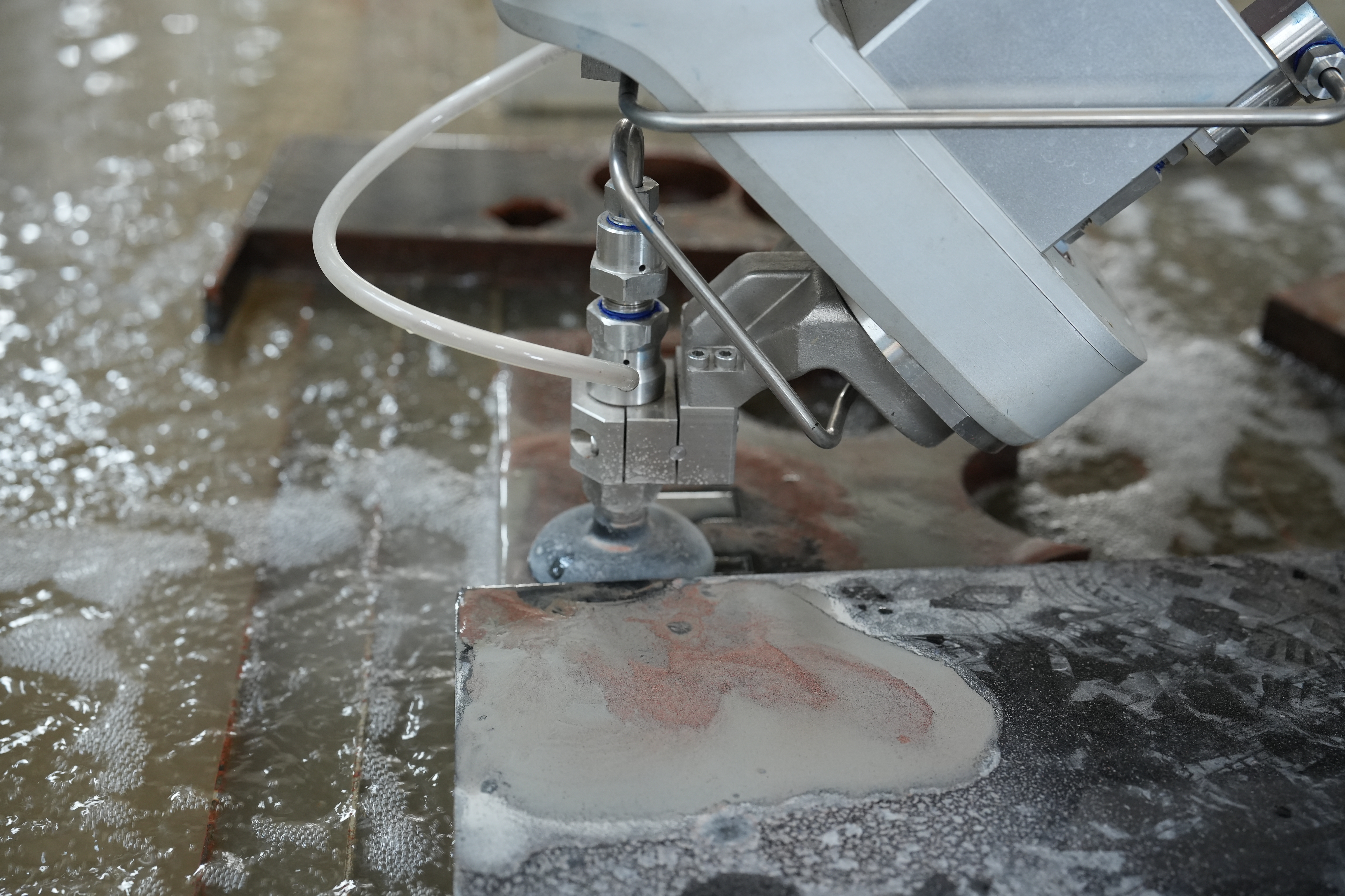Max 5 axis waterjet cutting head