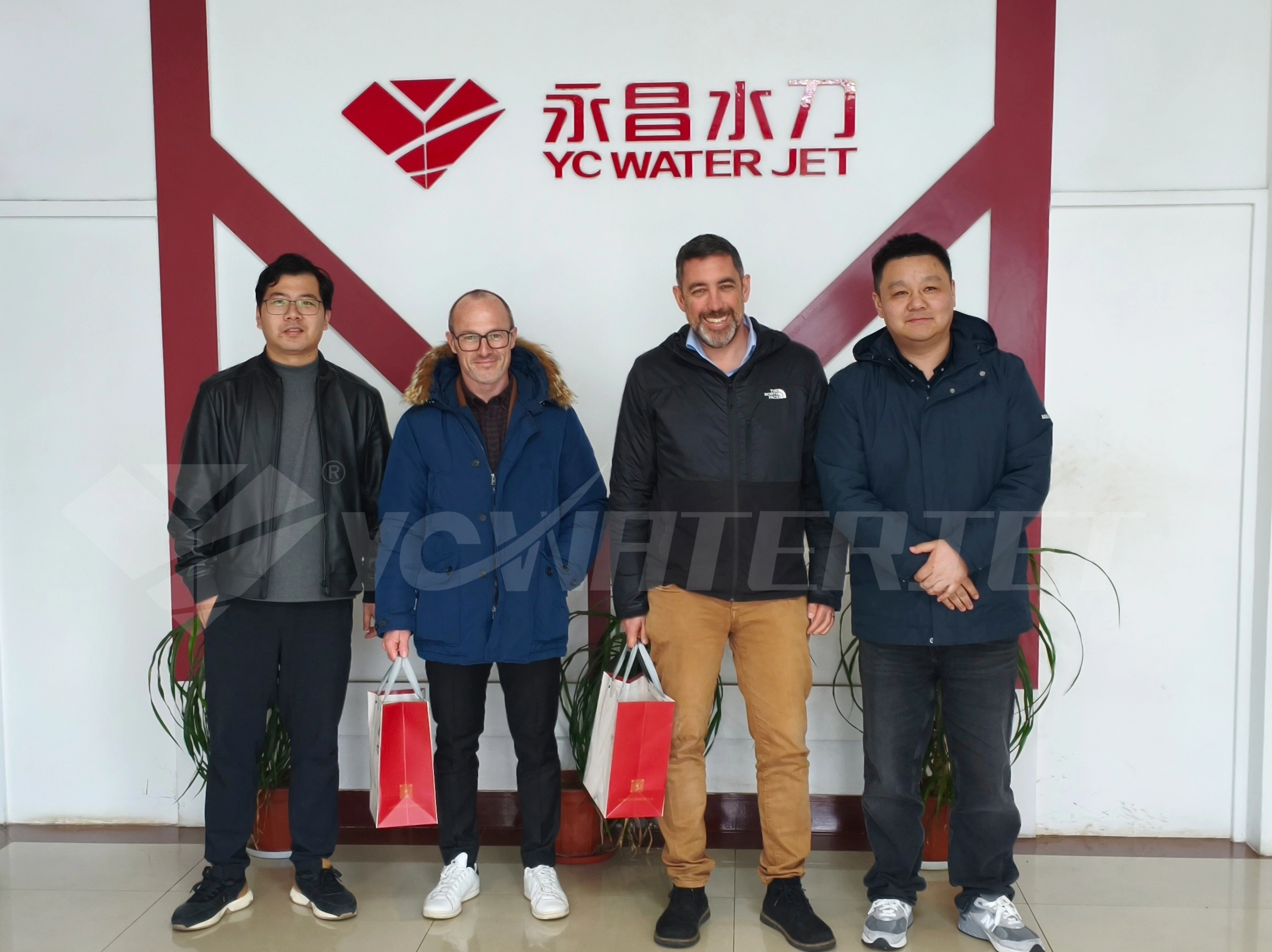 Italian Clients Visit YC Waterjet to Deepen International Cooperation