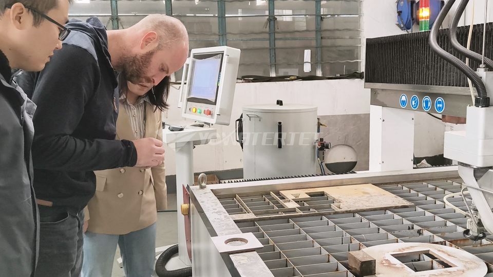 Cutting sample display